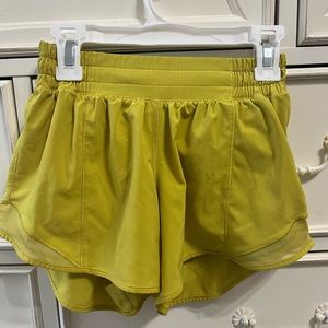 Lululemon hotty hots size 2